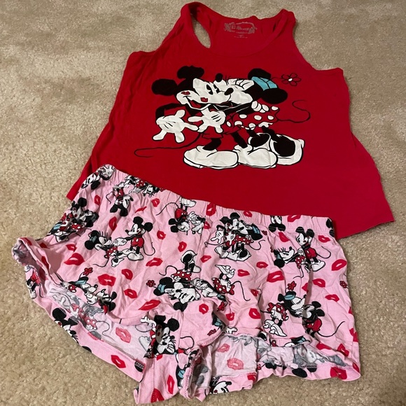 Adorable 💕Disney Minnie and Mickey Mouse women's pj pajama set♥️♥️♥️size M - Picture 2 of 6